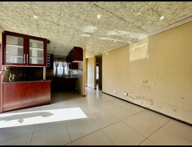 3 BEDROOM HOUSE FOR SALE IN KARENPARK
